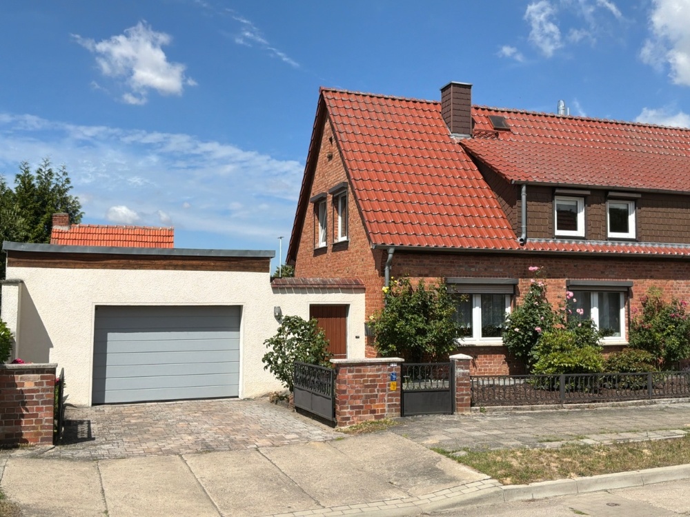 Hausansicht straßenseitig