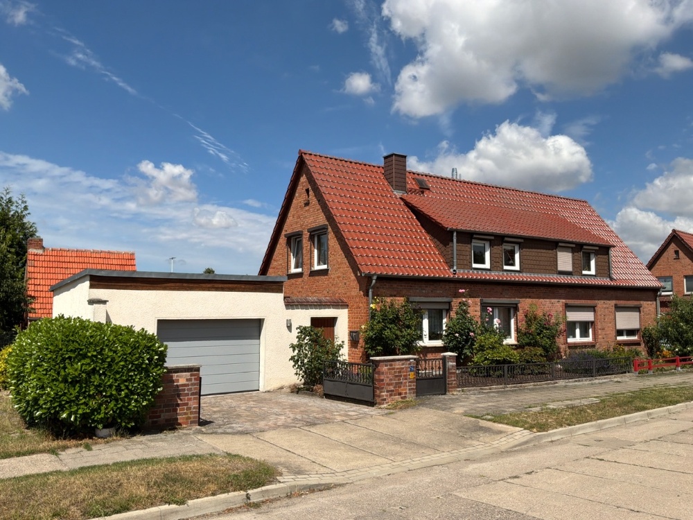 Hausansicht straßenseitig