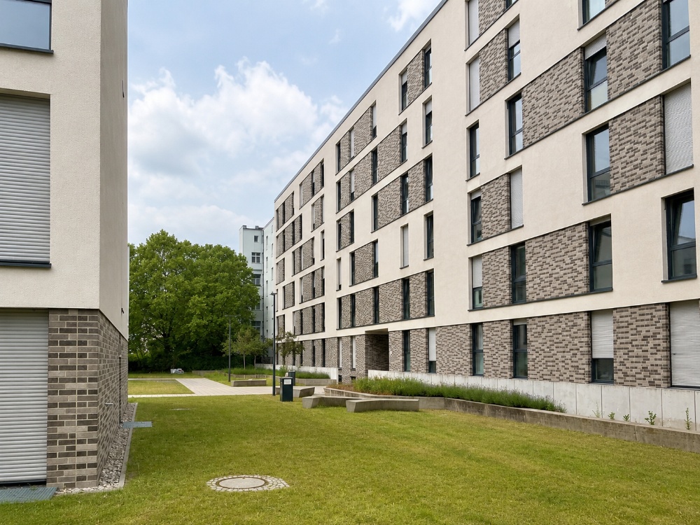 Blick auf Wohnanlage