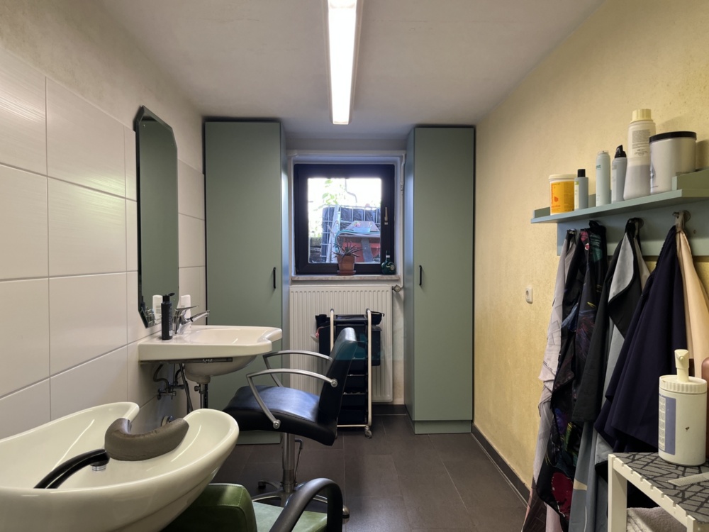 Nebenzimmer Friseursalon 