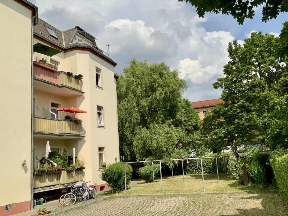 Hofseite mit Balkonen