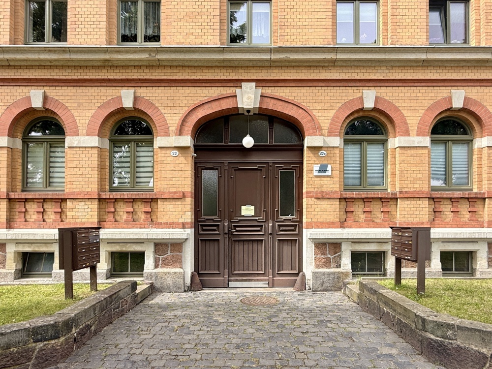 Zugang von der Straßenseite