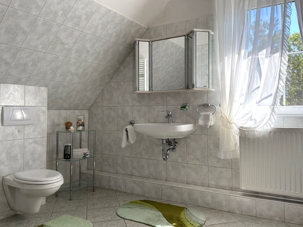 Badezimmer im Obergeschoss
