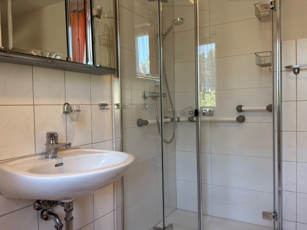 Badezimmer im Erdgeschoss