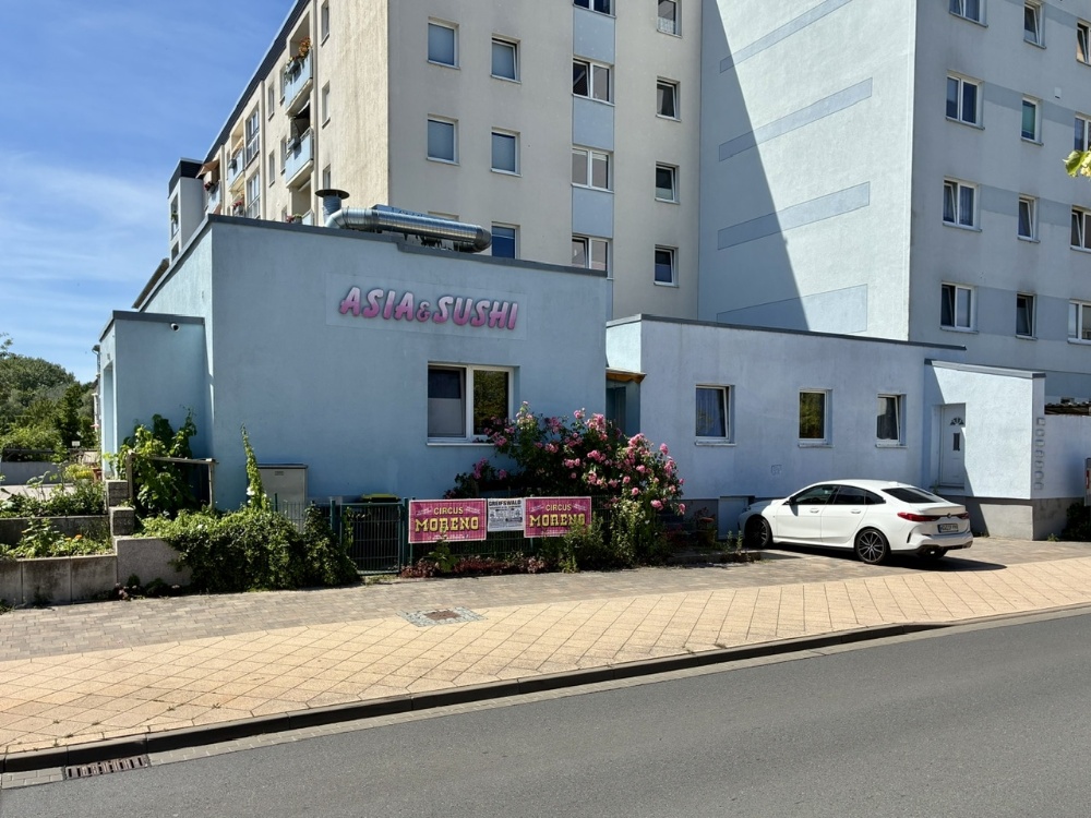 seitliche Ansicht mit Wohnungseingang
