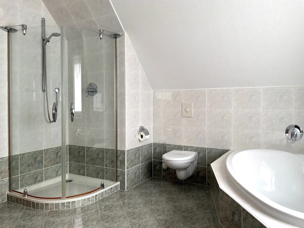 Badezimmer im Obergeschoss