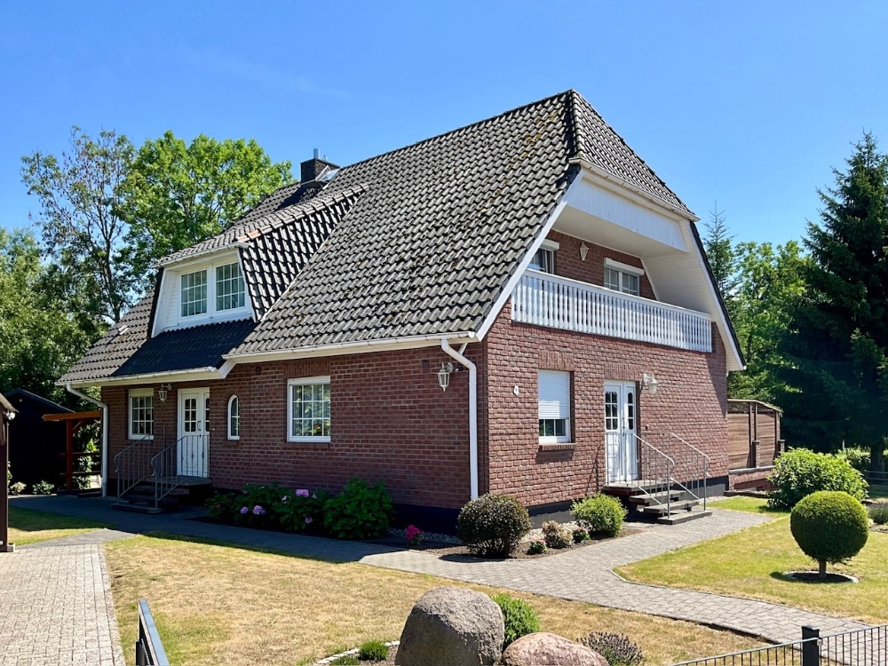 frontale Hausansicht