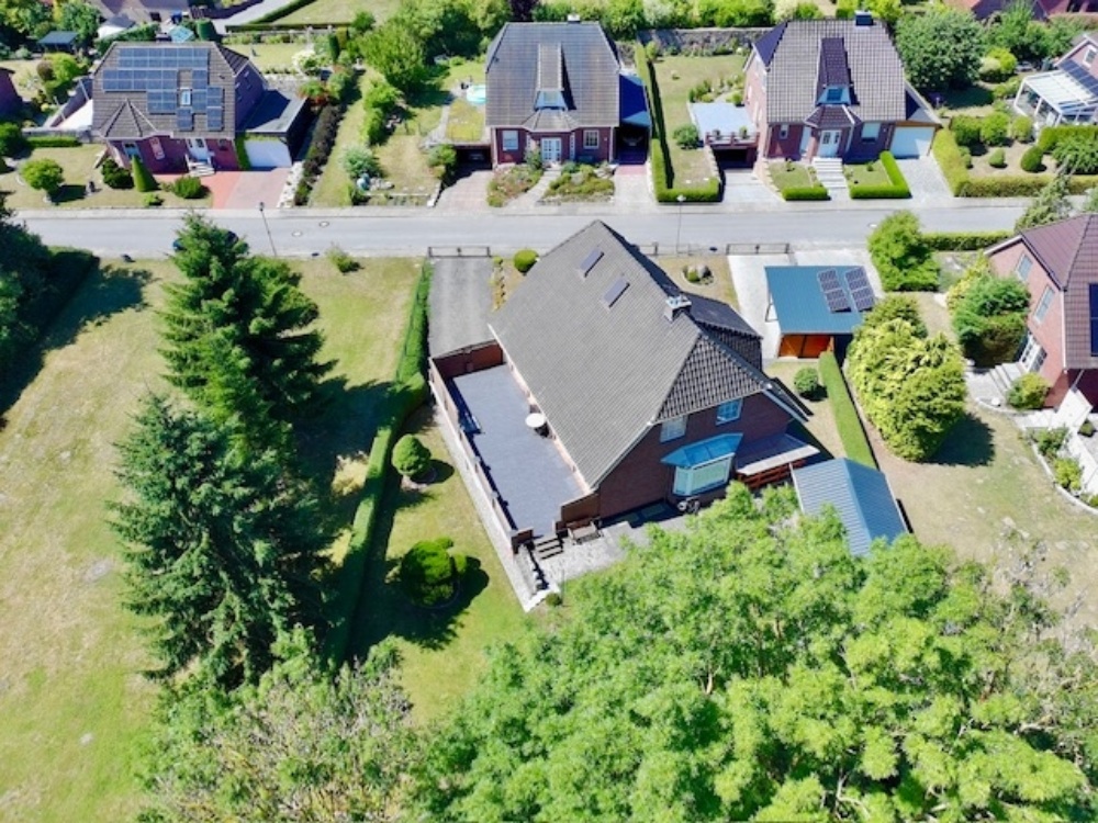 Drohenaufnahme Rückseite des Hauses