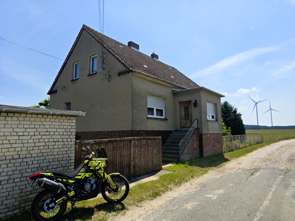 Eingang und Zufahrt Hof