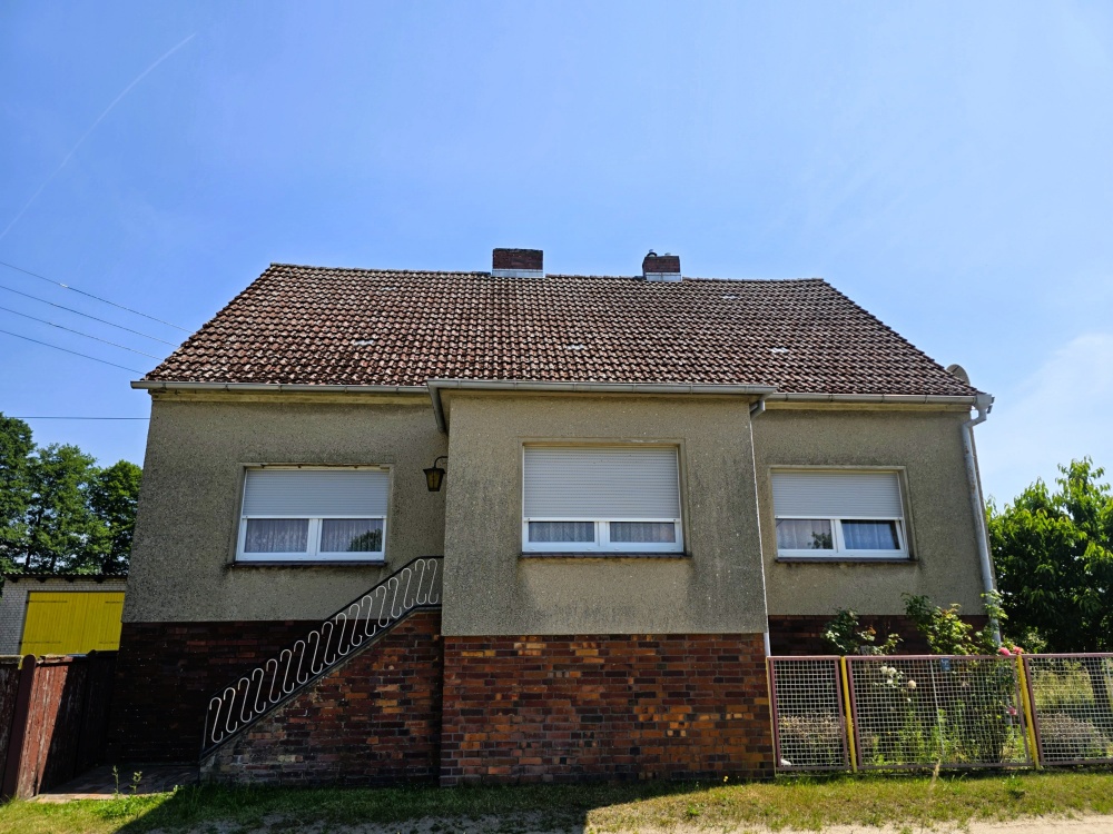 Wohnhaus am Weg