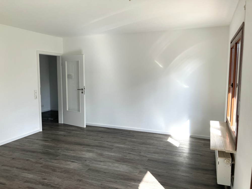 großzügiges Wohnzimmer