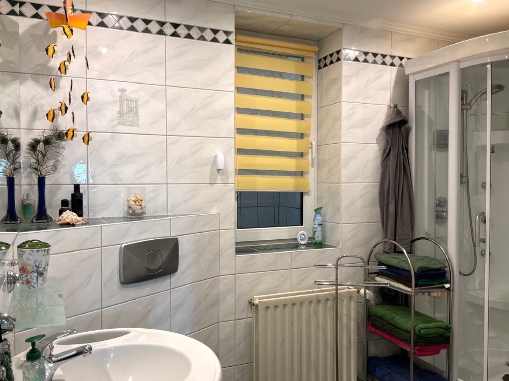 Badezimmer im Erdgeschoss