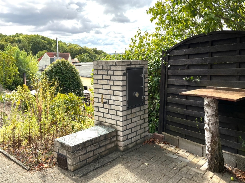 Räucherofen im Garten