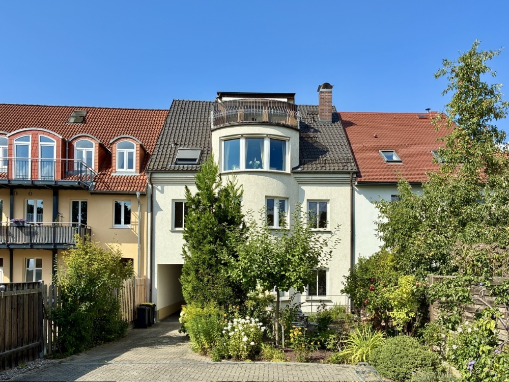 Rückseite des Hauses mit Garten
