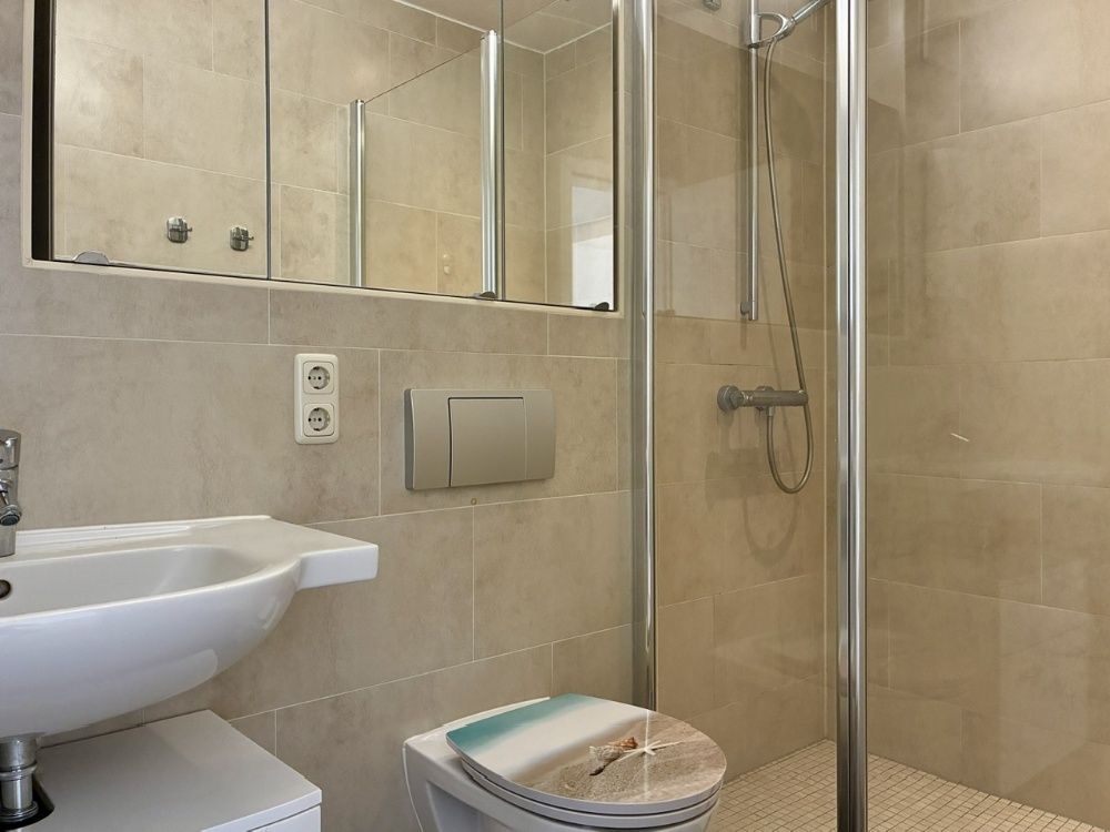 Bad Wohnung 2 ebenerdige Dusche