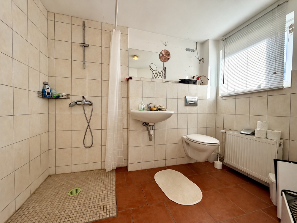 Helles Badezimmer 2. Appartement