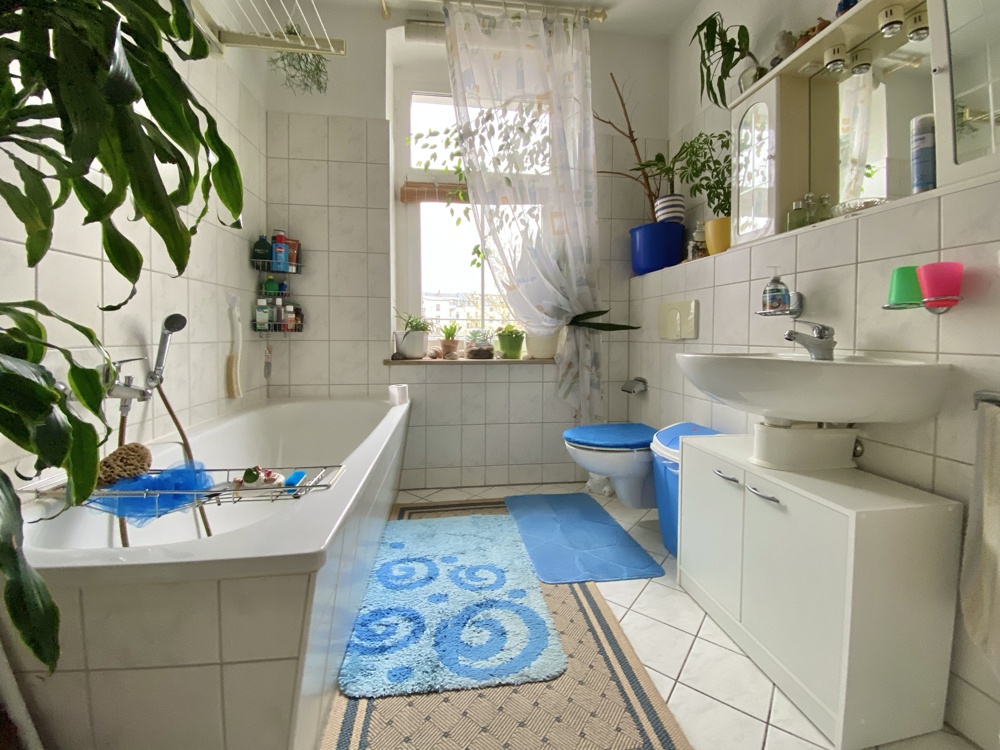 Bad mit Wanne